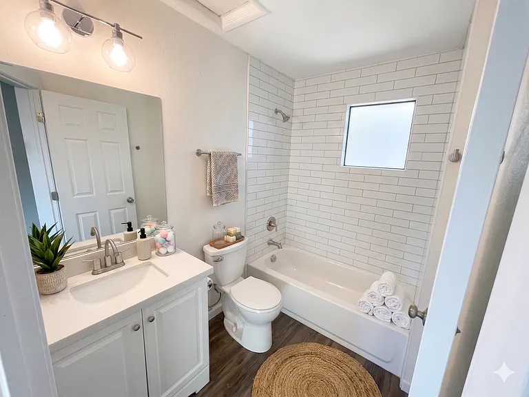 4150 N 25th St #12 — Photo 8