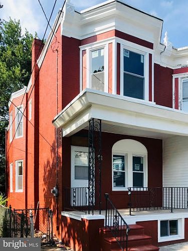 2nd image of 2815 Carman St
