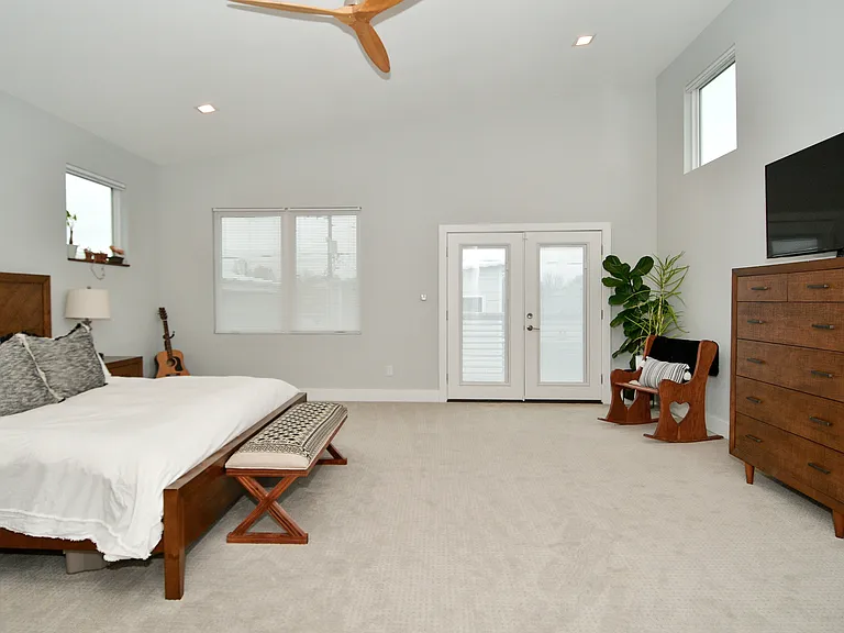 1426 Olive St — Photo 16