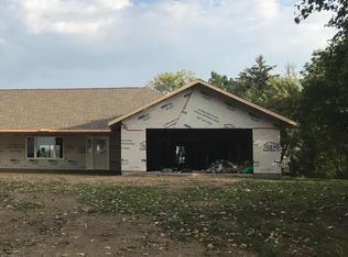 203 1st St SE, Geneva, MN 56035