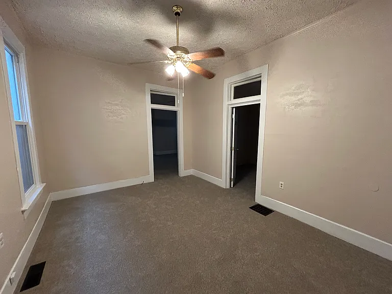 3120 Arlington Ave — Photo 2