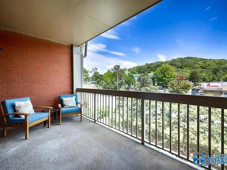 4770 Whitesburg Dr SW #302 — Photo 4