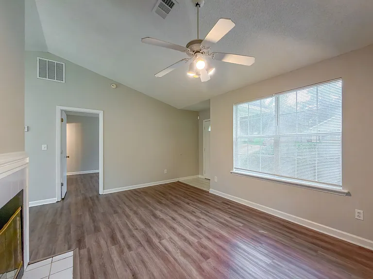 1367 Idlewild Dr — Photo 6