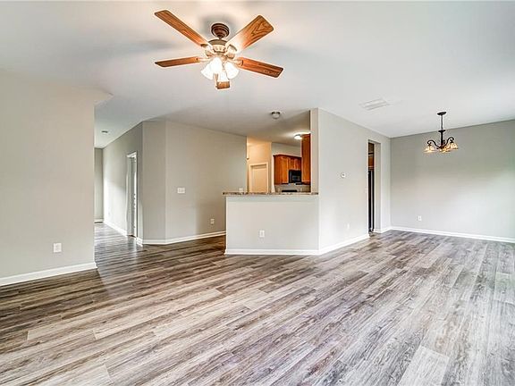 4th image of 249 Stone Park Dr