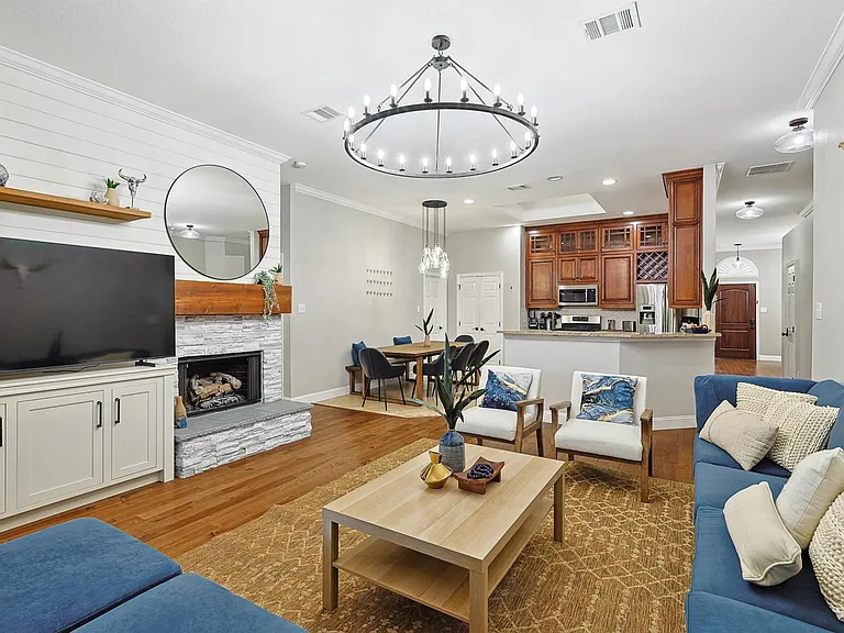 2604 Brandi Ln — Photo 9