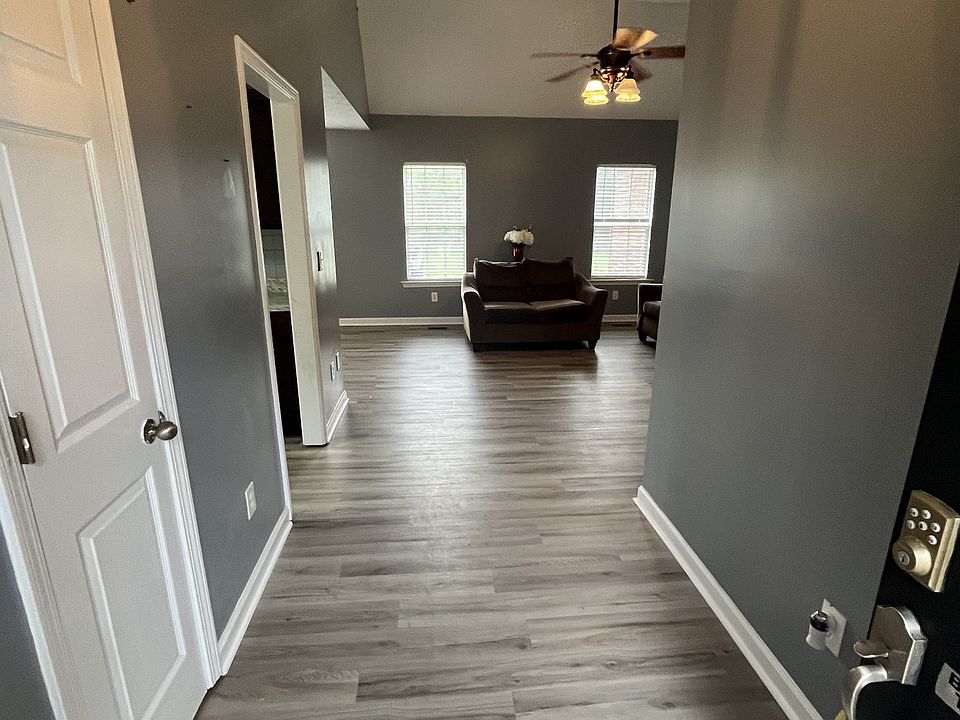 2nd image of 1024 Auldridge Dr