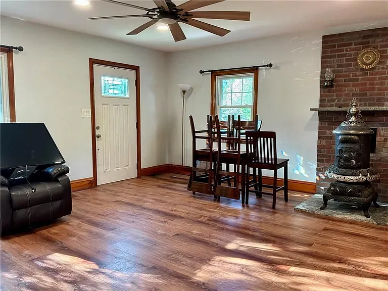 190 E Shore Dr — Photo 8