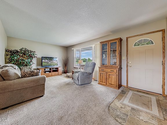 5th image of 612 Briarheath Ave