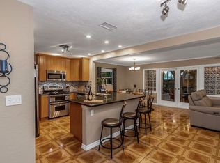 200 NW Lincoln Cir N, Saint Petersburg, FL 33702