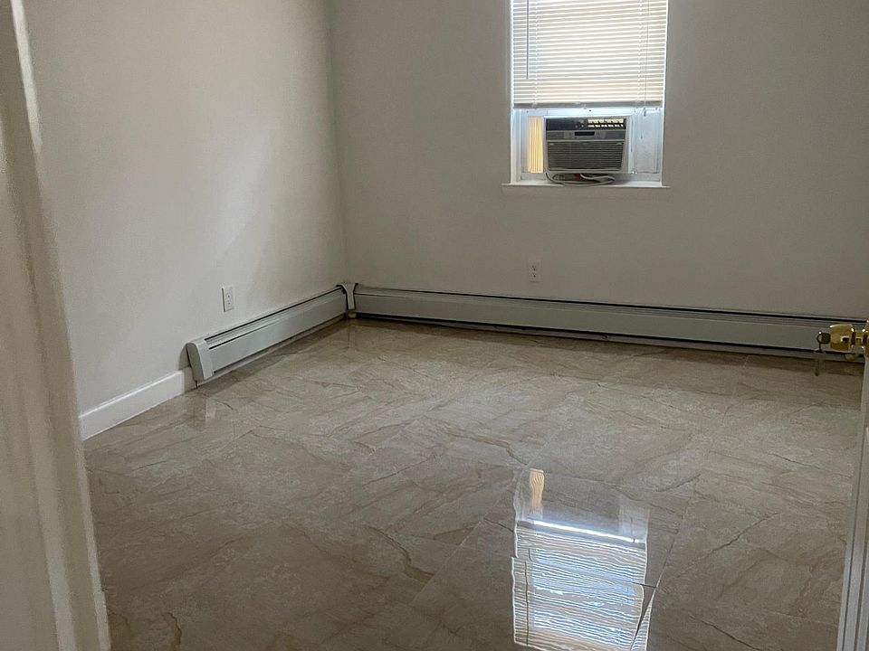 1st image of 2956 Randall Ave Floor 1