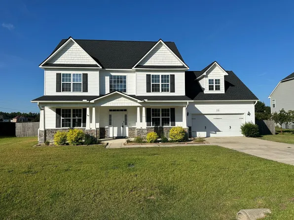 512 Pecan Loop Rd, Hope Mills, NC