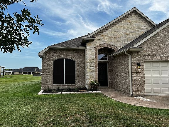 2nd image of 4710 Majestic Dr