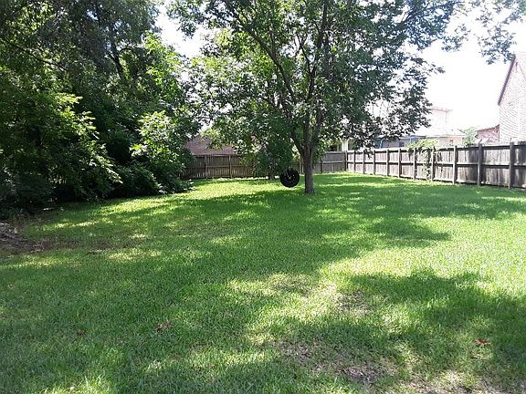 3rd image of 2816 Avenue G
