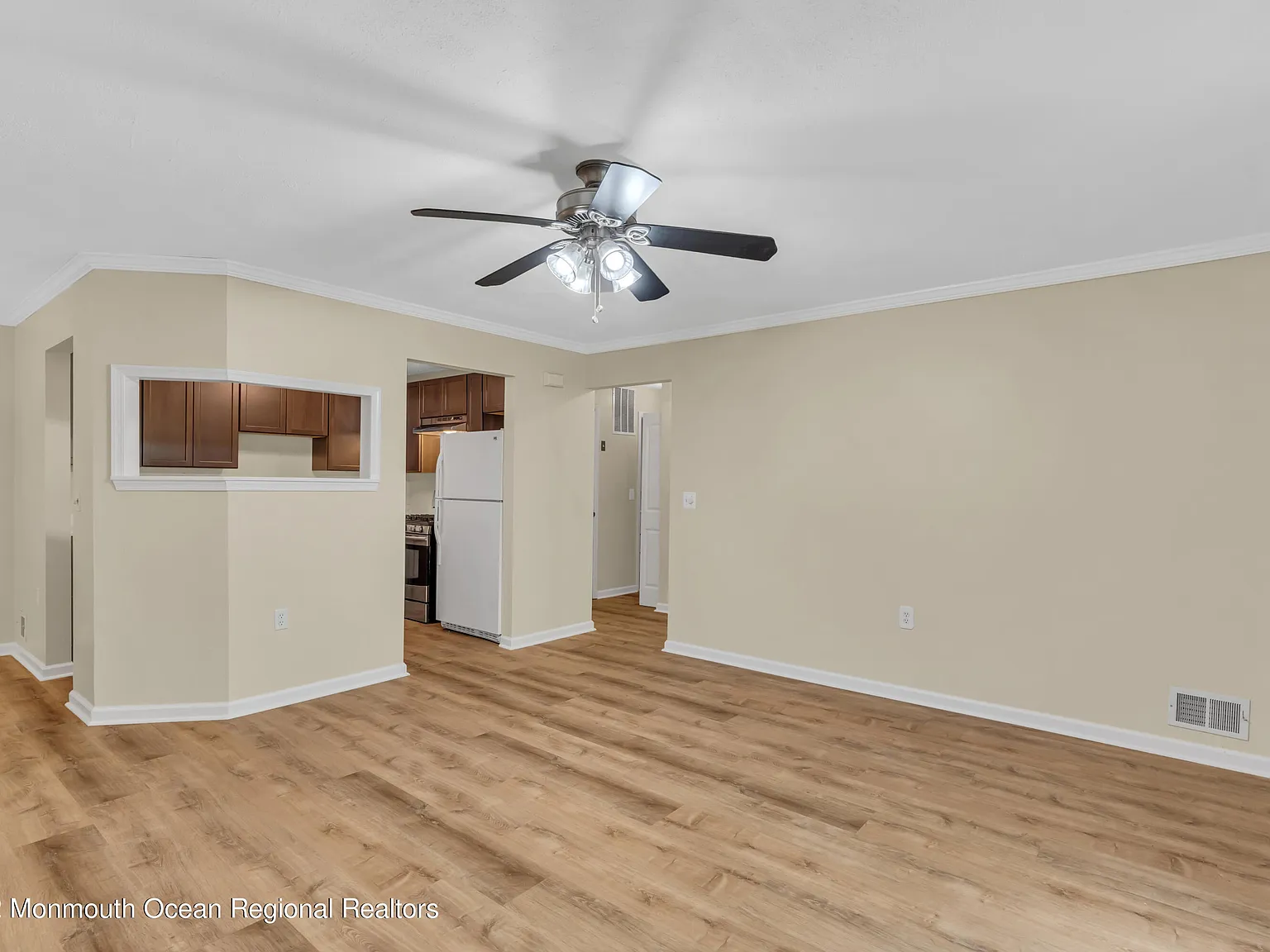 2 bed, 1033 sqft, $2,200 — Photo 4
