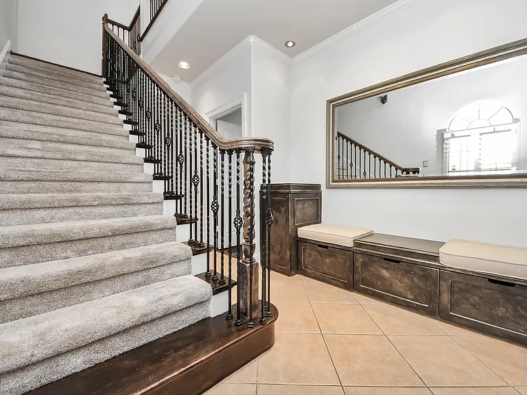 710 Jackson Hill St — Photo 4