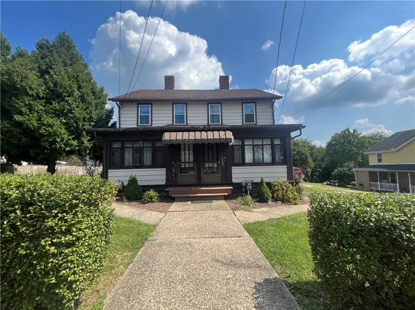 209-211 Old School Rd, Luxor, PA 15662