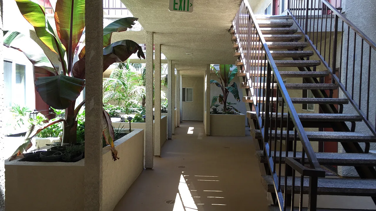 4770 York Blvd. — Photo 4