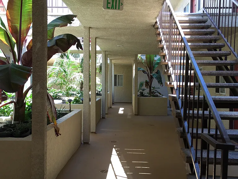 4770 York Blvd. — Photo 4