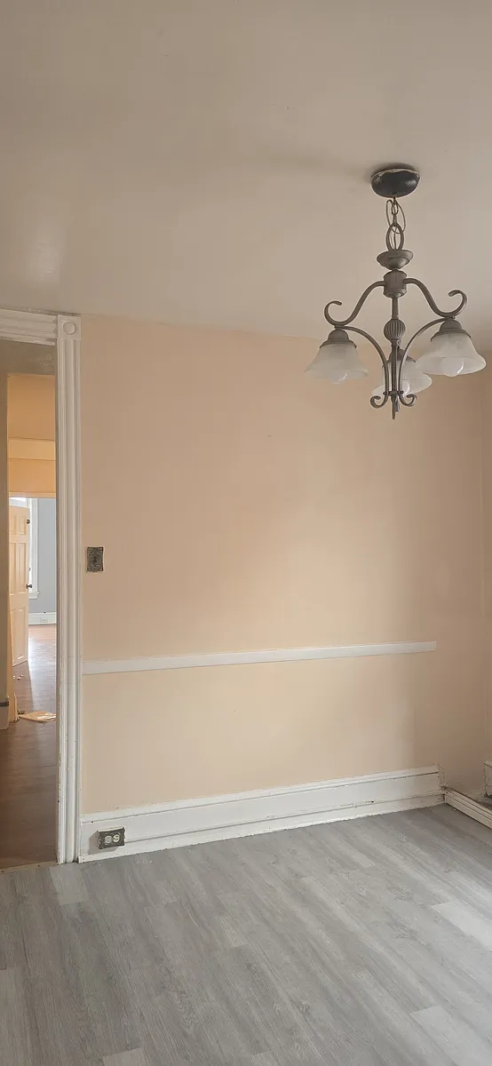 Building Photo - 527 Windsor St #2