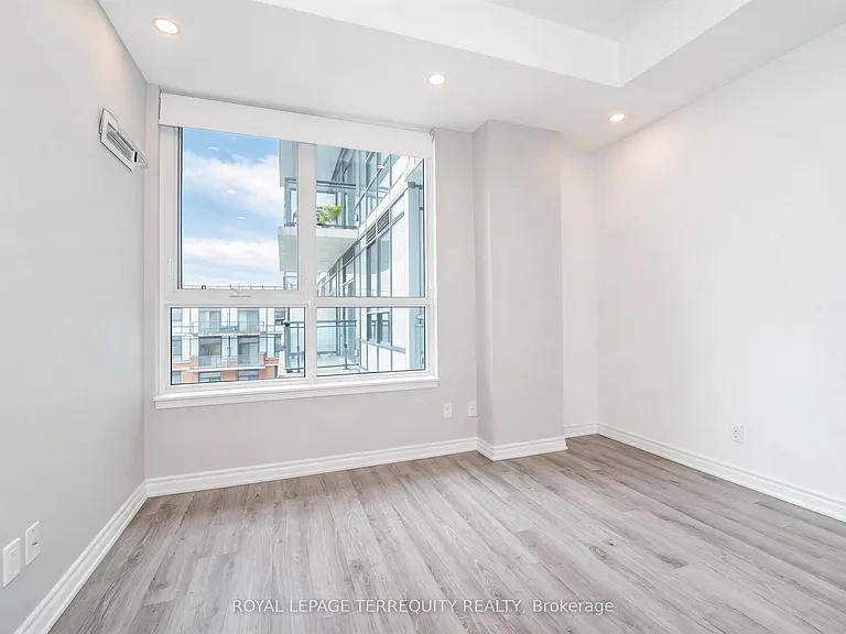 11611 Yonge St #728 — Photo 24
