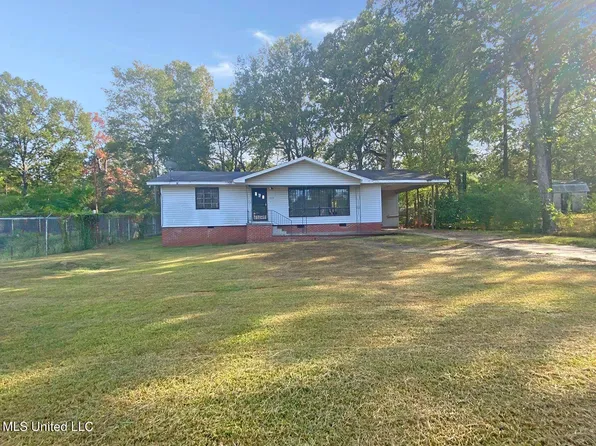 1377 W McDowell Rd, Jackson, MS 39204