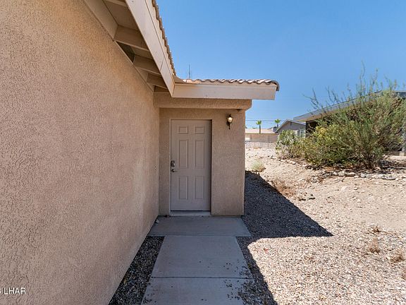 3rd image of 3089 Sombrero Dr