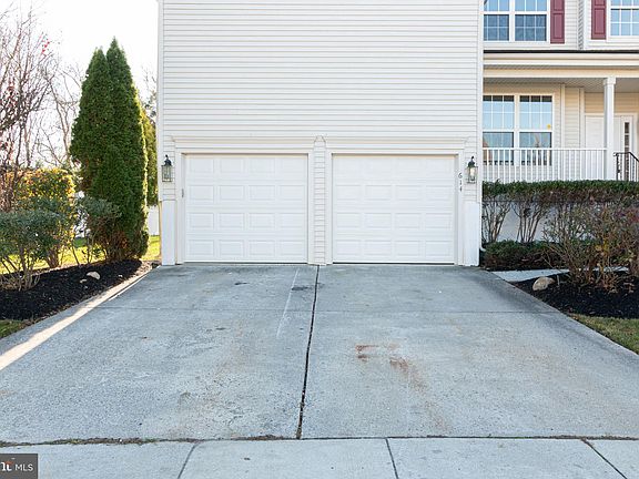 5th image of 614 Bainbridge Dr