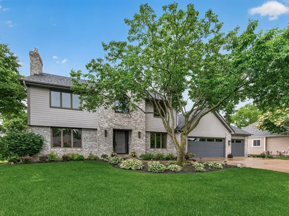 263 Lily Pond Ln, Vadnais Heights, MN 55127