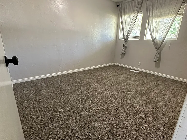 2722 E 7350 S — Photo 13