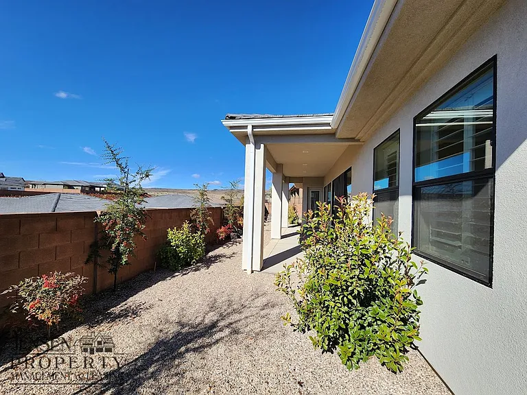 1333 W Broad Point Dr — Photo 40
