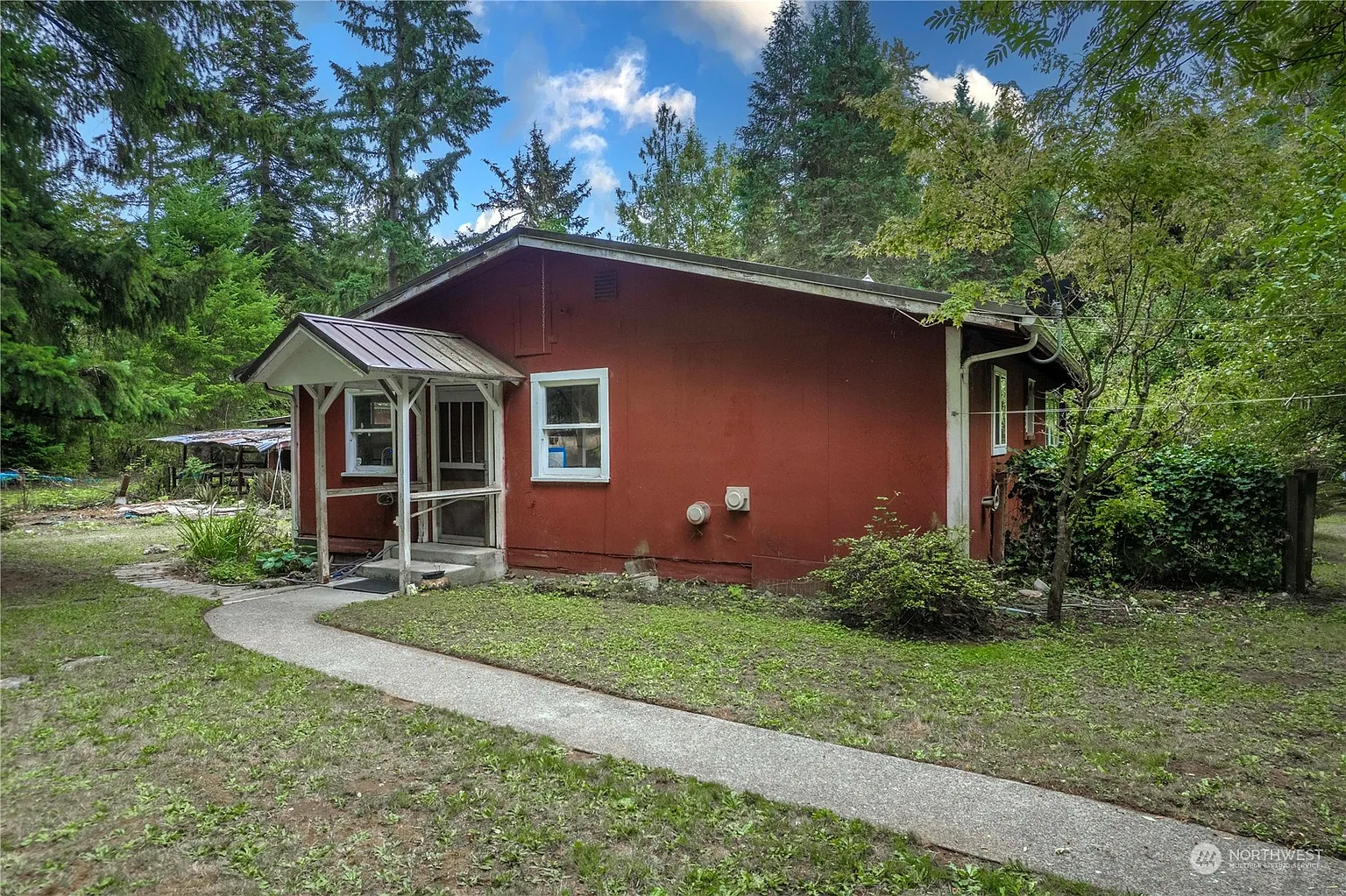 8749 Cullens Road SE photo 1