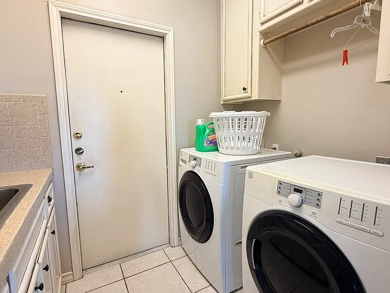 13806 Primavera Dr — Photo 16