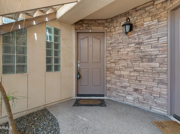 3235 E CAMELBACK Road #124, Phoenix, AZ 85018