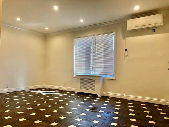 3rd image of 20-54 23rd St #2F
