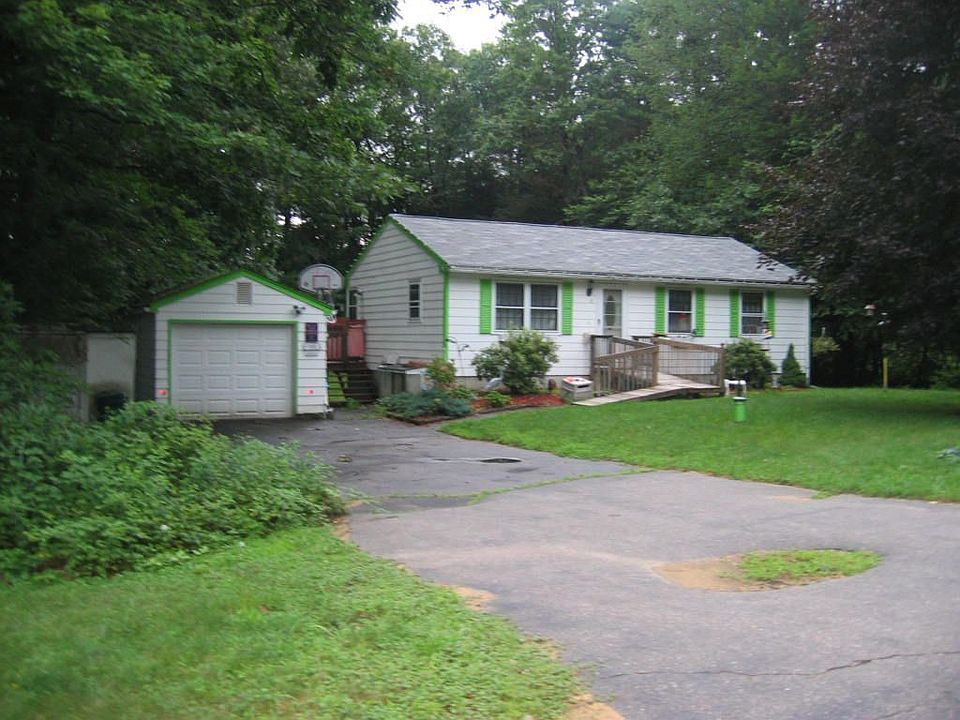 1st image of 8 Deepwood Dr