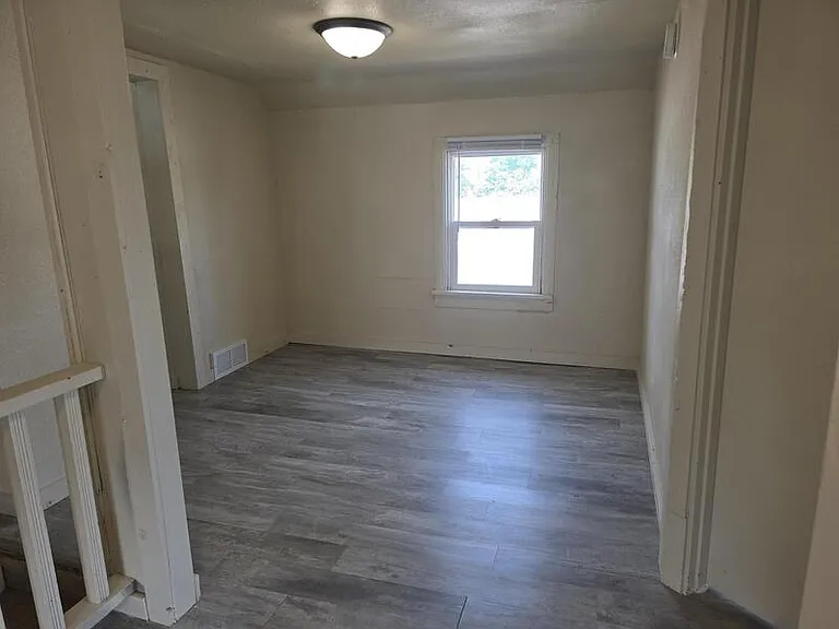 423 Draper St #1/2 — Photo 19
