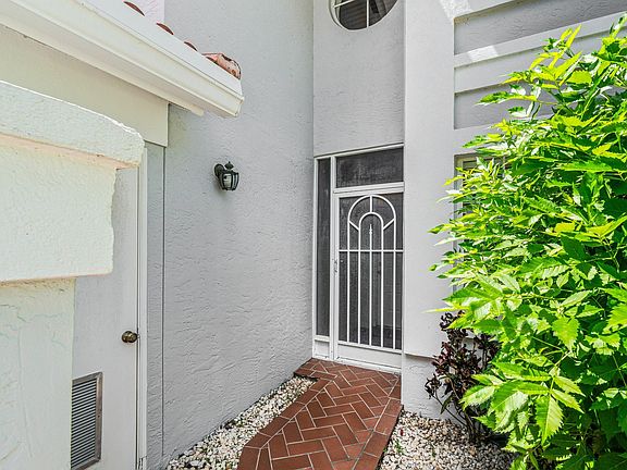 4th image of 7408 Lake Meadow Way #101