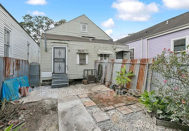1832 Elysian Fields Ave — Photo 12