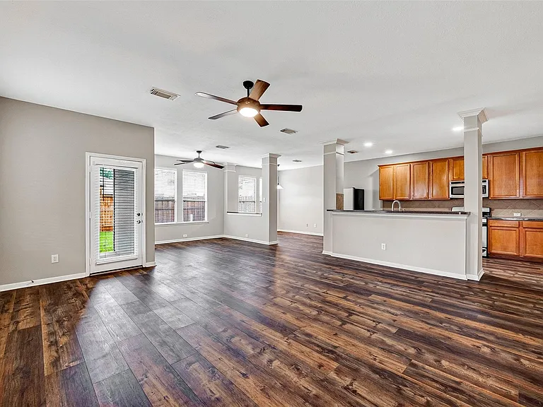 5403 Canyon Hollow Dr — Photo 8