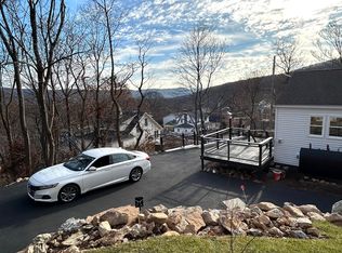 2 Chestnut St, Highland Falls, NY 10928