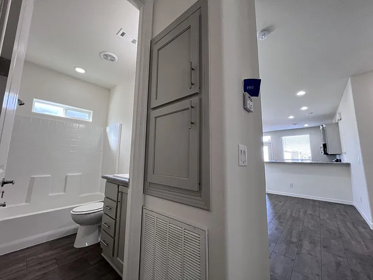 2206 S Ellsworth Rd #3B — Photo 7