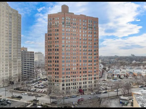 4940 E End Ave #15C, Chicago, IL 60615