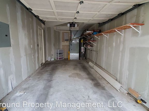 2nd image of 6816B Oswego Pl NE
