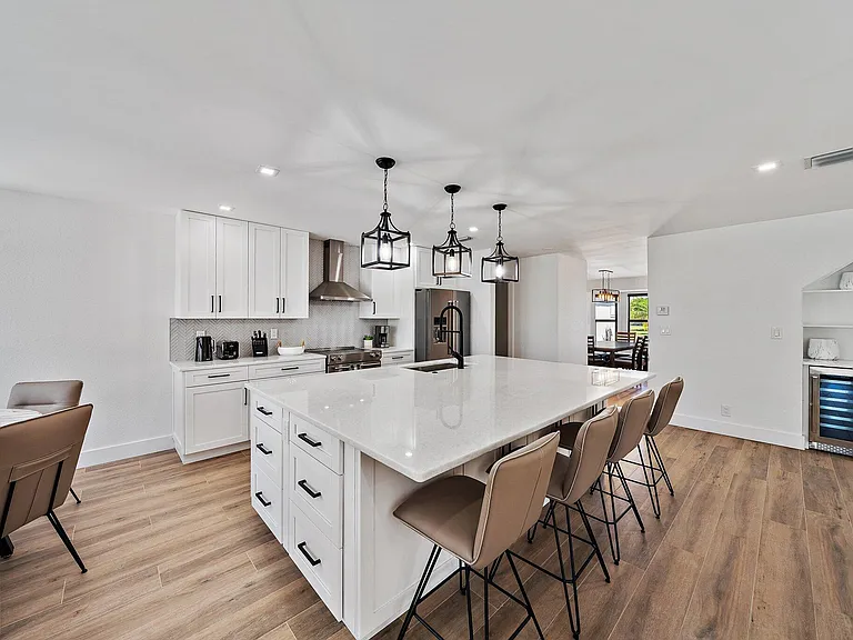 1878 Lynton Cir — Photo 9