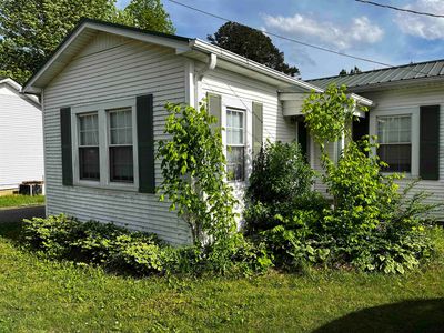 869 E Poplar Ave, Selmer, TN, 38375