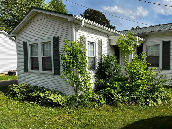 869 E Poplar Ave, Selmer, TN 38375