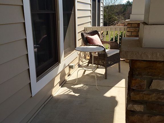 3rd image of 632 Miracle Ln