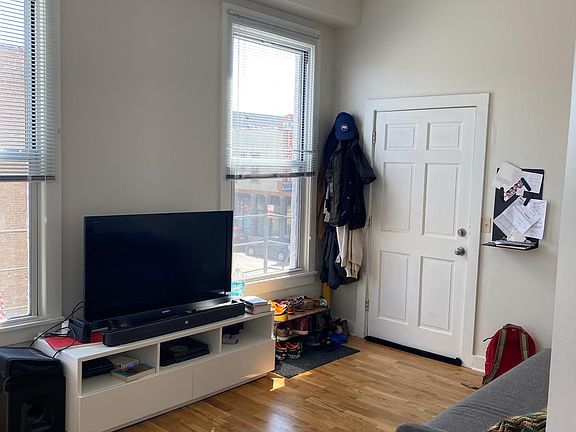 Living Room, door entrance