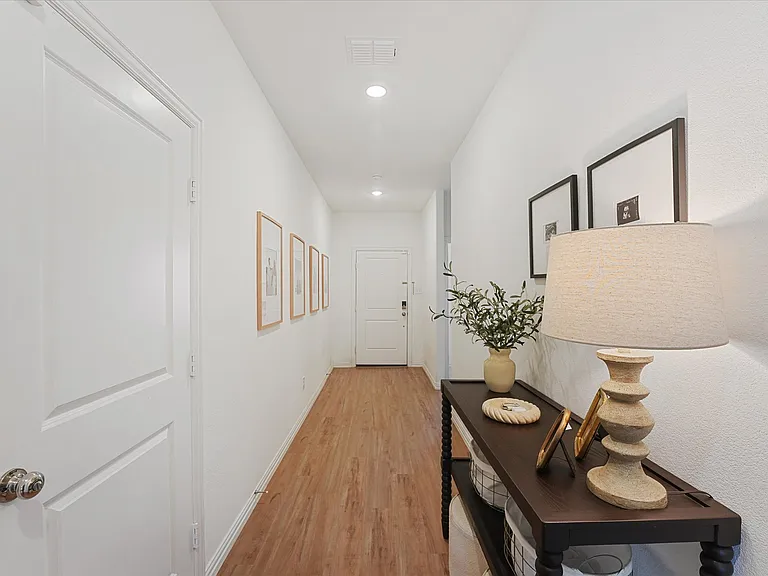 5028 Waterway Dr — Photo 3