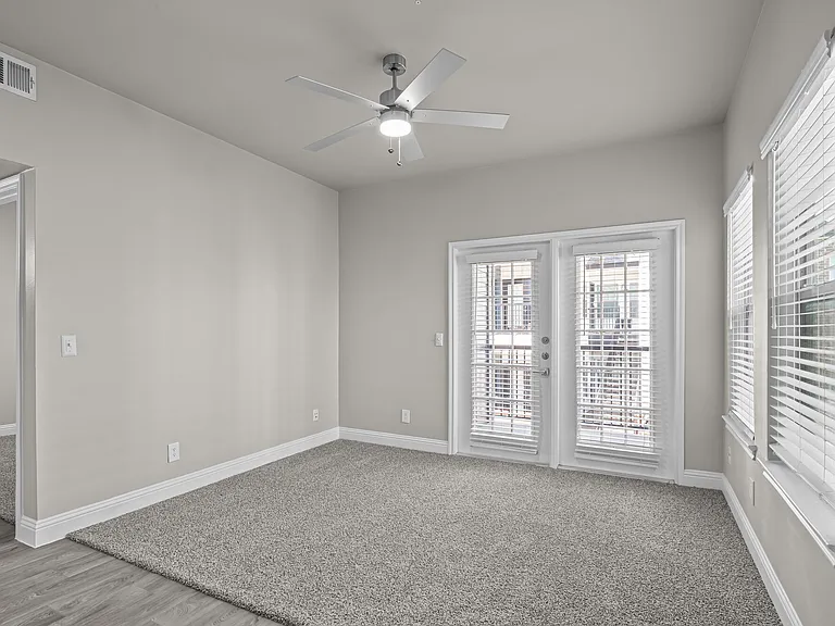 Larkin Apartment Homes — Photo 31